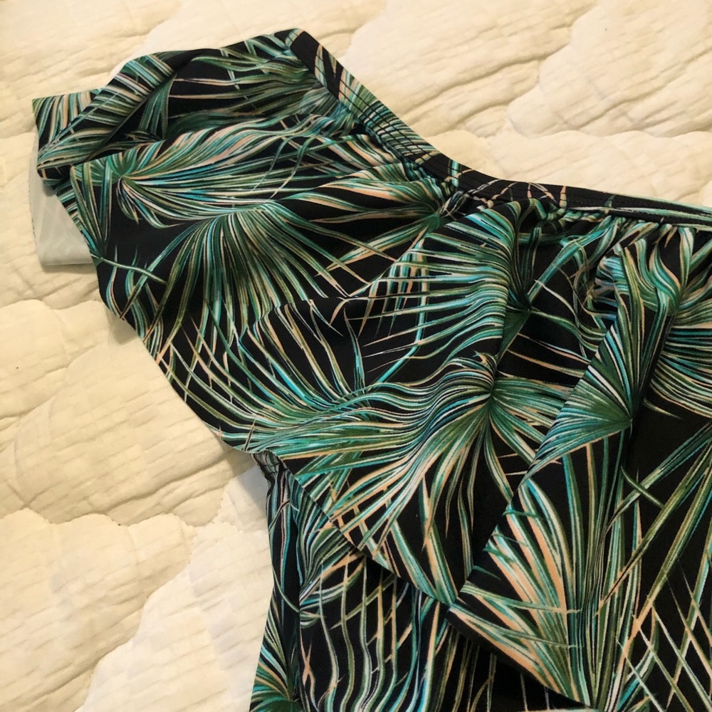Women’s one piece bathing suit